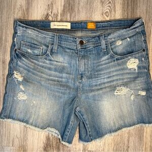 ANTHRO pilcro Women’s  cutoff shorts with Distressing‎  Size 29